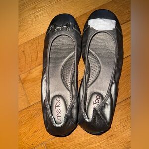 Me Too Women's pewter metallic Ballet Flats-Limbo